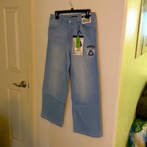 Wide legged recycled denim cropped jeans NWT!